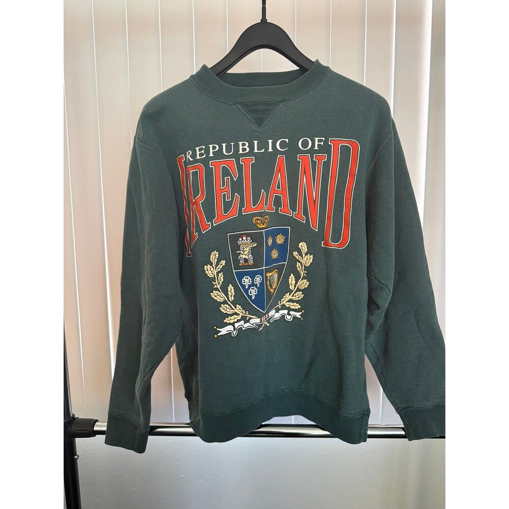 Vintage Men’s 90’s Galt Sand “Republic of Ireland Crest “ Sweatshirt Size Medium